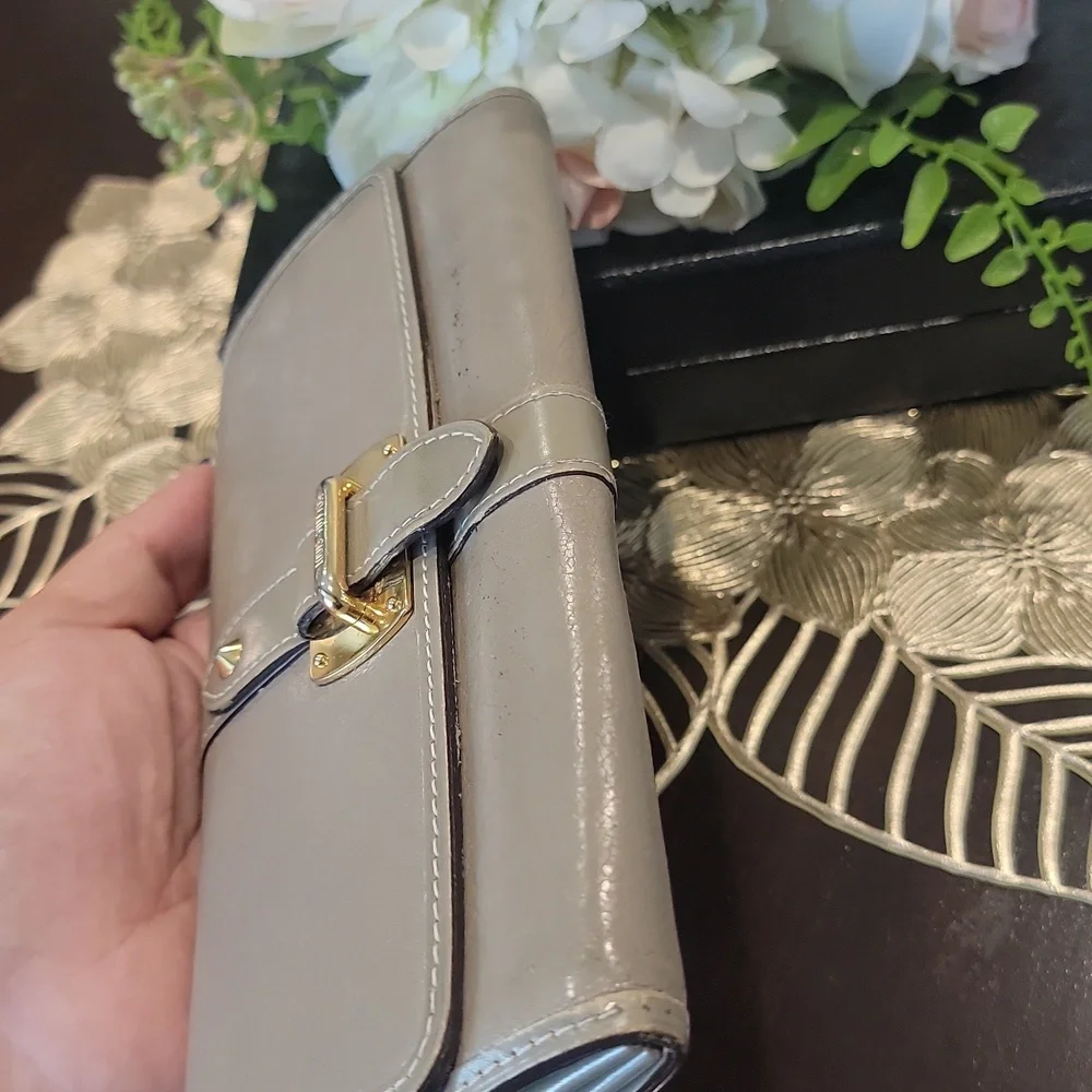 Authentic Louis Vuitton Suhali wallet